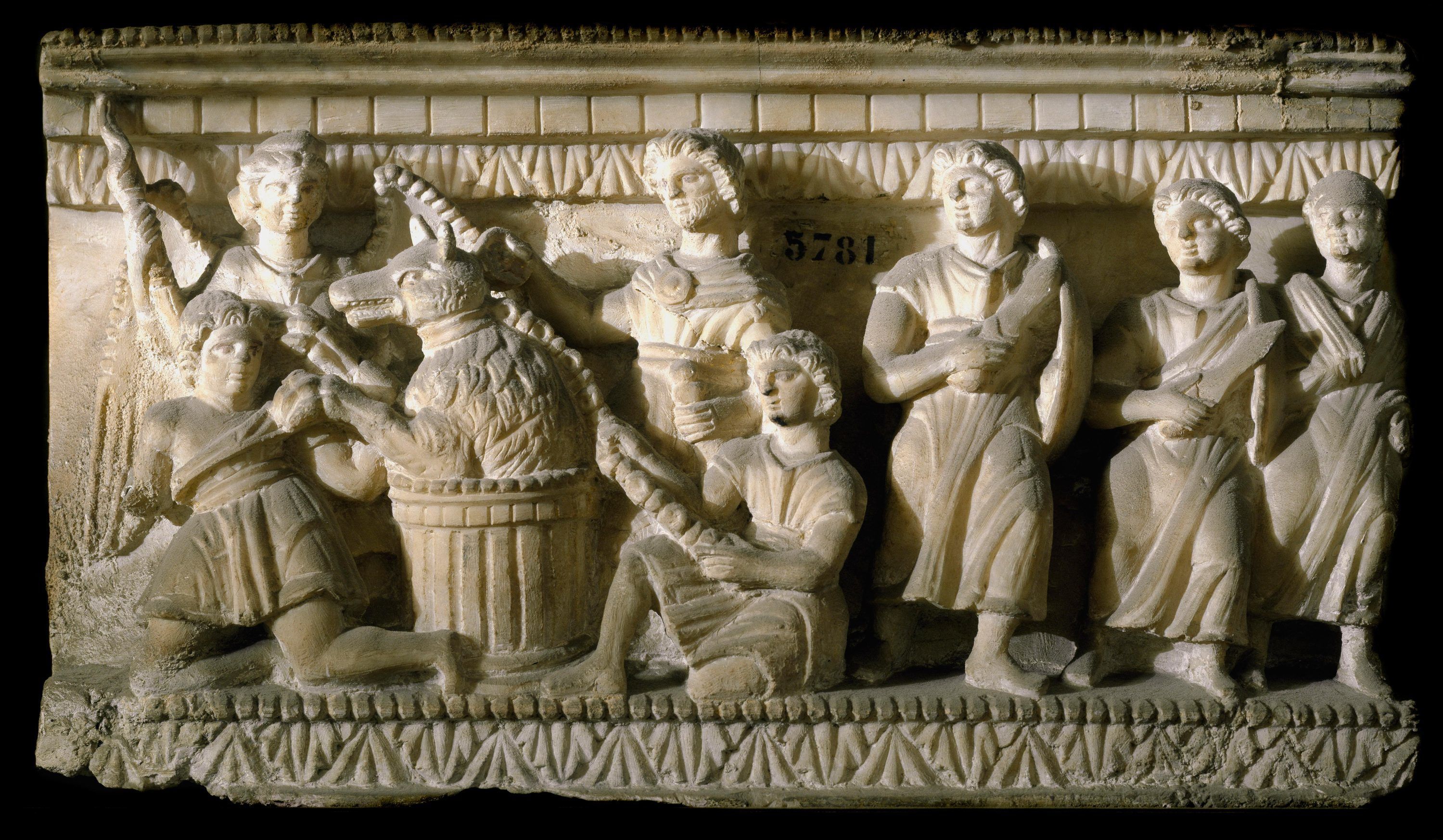 l-art-fun-raire-le-bas-relief-d-un-sarcophage