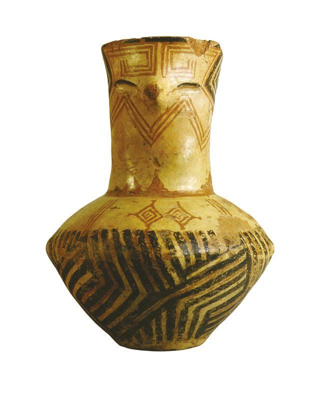 A Quoi Sert Un Faucille En Bois Et Pierre Polie Vase décoré en céramique
